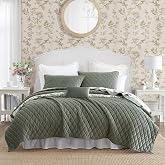 Laura Ashley - Krali&ccedil;e Yorgan Seti, Katı Kadife Ters &Ccedil;evrilebilir Yatak, T&uuml;m Mevsim Ev Dekoru Şemsiyeli ve Bonus Yastık Kılıf