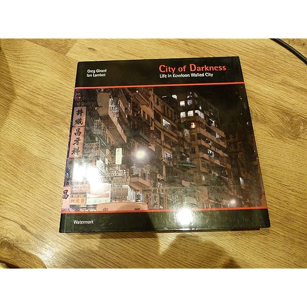 City of Darkness Revisited : Lambot, Ian, Girard, Greg: Amazon.de