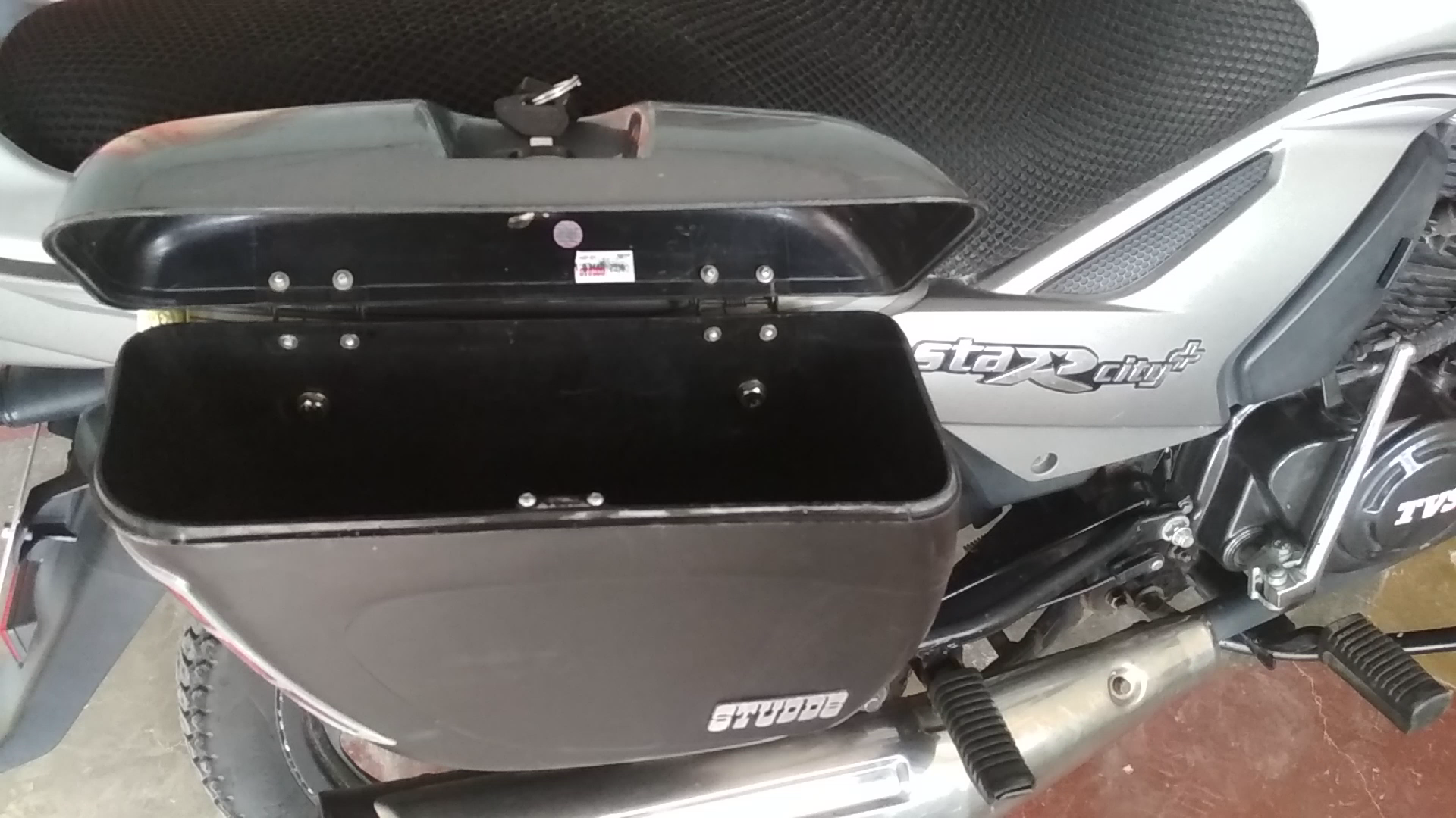 studds mobike luggage