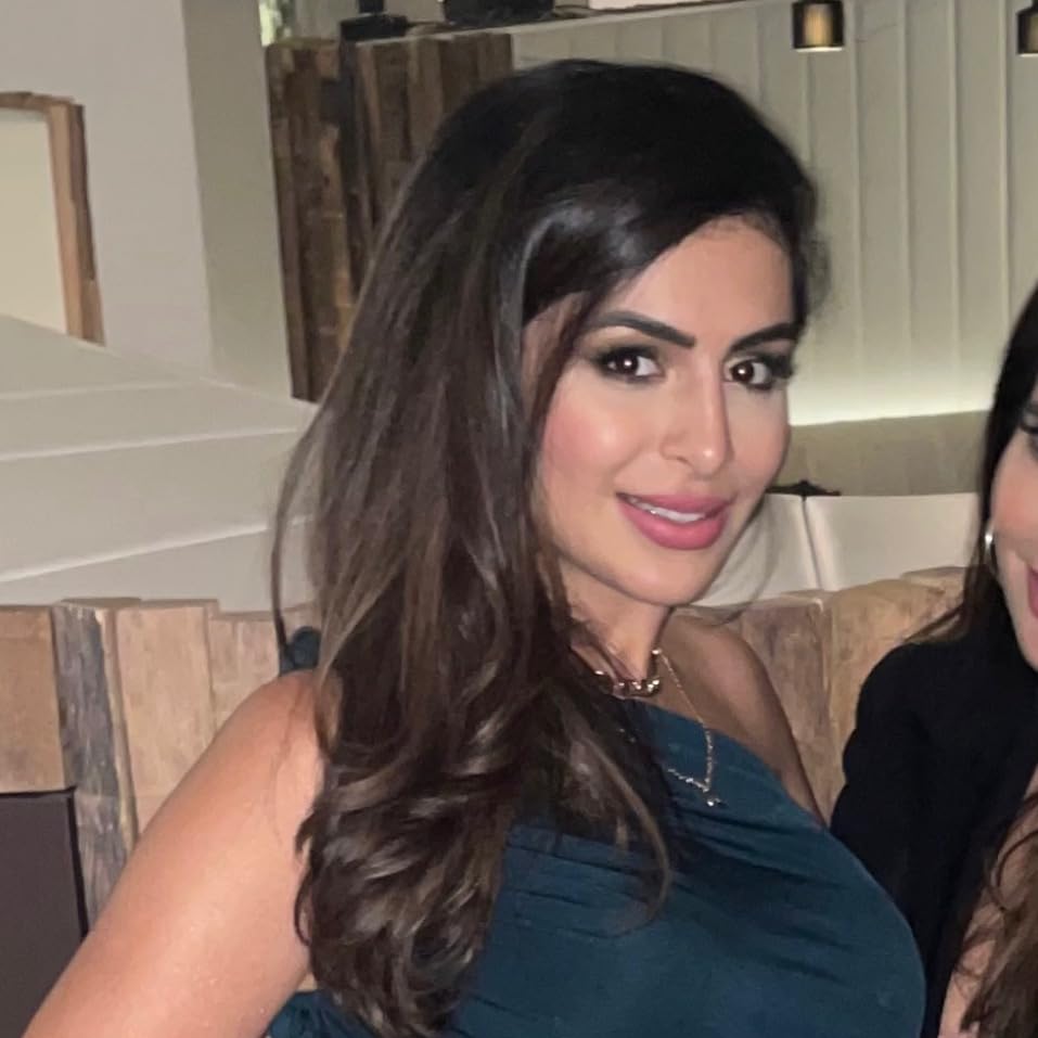 Parya MZ's Amazon page